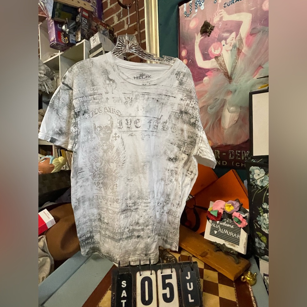 Vintage Y2K Helix Brand All Over Print
Shirt Size